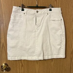 Croft & Barrow White Mini Skirt